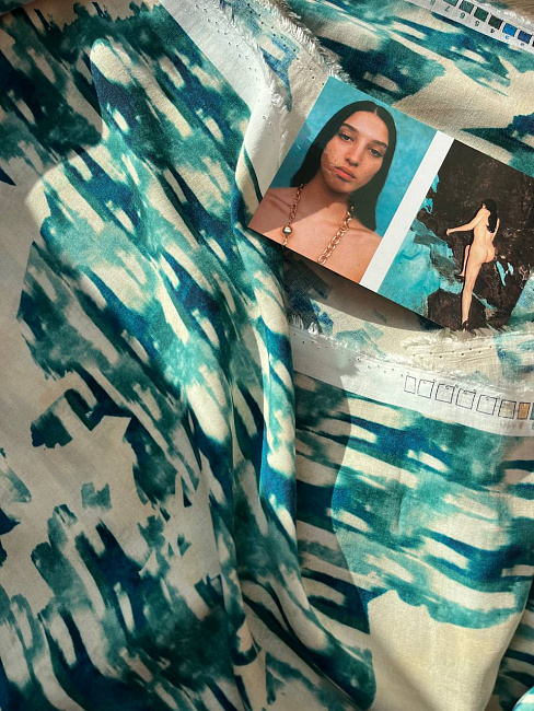 картинка Плательная вискоза аквамарин от Blumarine магазин являющийся официальным дистрибьютором в России 
