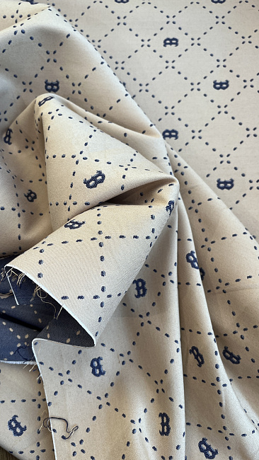 картинка Костюмная двусторонняя вискоза с монограммой Burberry магазин являющийся официальным дистрибьютором в России 